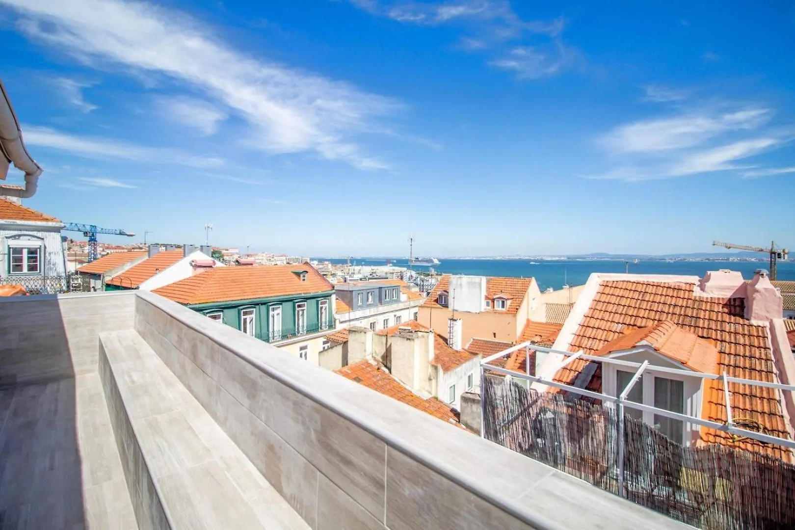 2Br Terrace With Tagus View - Air-Conditioned | By Airnest Lisbon Portugal