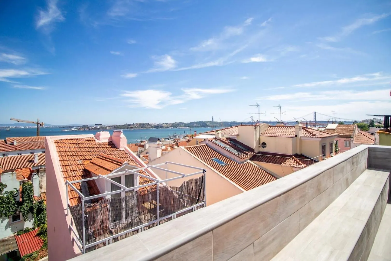 Apartament 2Br Terrace With Tagus View - Air-Conditioned | By Airnest Lizbona
