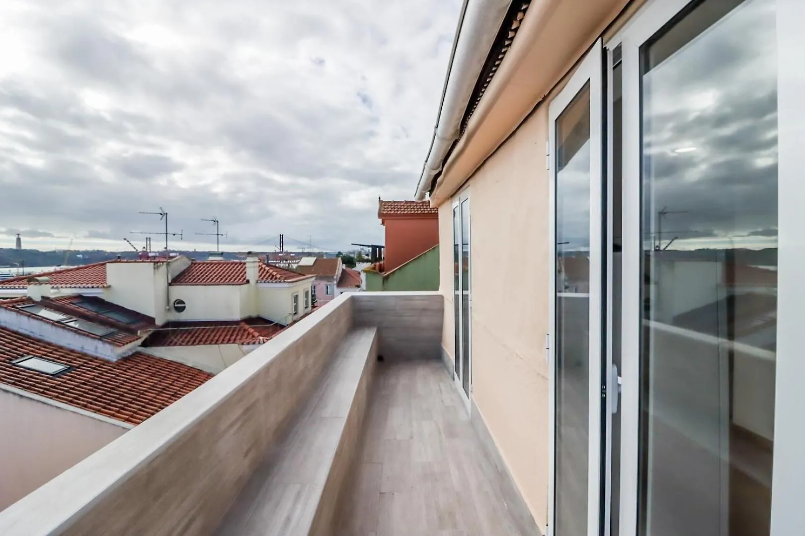 2Br Terrace With Tagus View - Air-Conditioned | By Airnest Lizbona 0*,